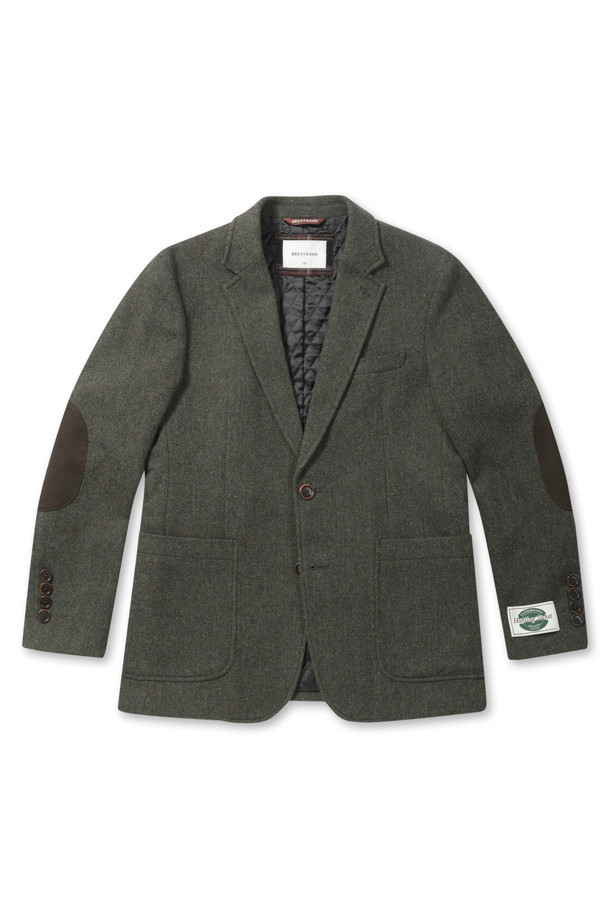 울 블렌디드 헤링본 헌팅 재킷은 클래식과 캐주얼 무드를 넘나드는 겨울철 필수 아우터입니다. 베이지, 카키 두 가지 컬러로 출시되었으며, 레귤러 기장에 투버튼 여밈 방식으로 깔끔한 핏을 선사합니다. 울 소재와 보통 두께감으로 따뜻함을 유지하며, 엘보 패치, 칼라 안쪽 비죠 배색, 아웃포켓, 테일러드 칼라, 바이린 HAS 충전재, 퀼팅 안감, 너트 단추 등 디테일이 돋보입니다. 겨울 데일리룩, 모임룩, 출근룩 등 다양한 TPO에 활용할 수 있는 스타일리시한 재킷입니다.
