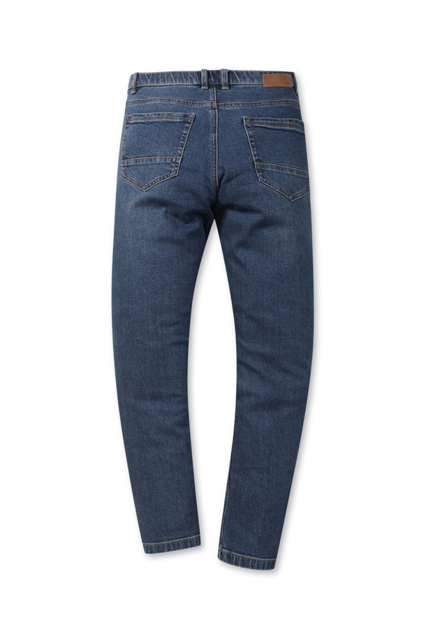 릴렉스핏 블루 데님은 캐주얼 스타일의 데님 팬츠입니다. 가을에 어울리는 보통 두께감의 블루 컬러로, 브러쉬 패턴이 돋보입니다. 릴렉스핏으로 편안한 착용감을 선사하며, 여유로운 밑위와 테이퍼드 핏으로 트렌디함을 더했습니다. 데님, 코튼, 스판 소재 혼방으로 제작되어 신축성이 뛰어나고, 데님라운드 주머니, 백밴딩 디테일을 갖췄습니다. 동네 마실룩이나 가을 나들이룩에 활용하기 좋습니다.
