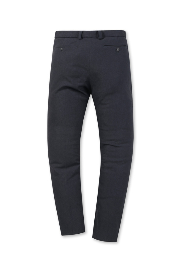 **[매직팬츠] 마이크로 기모 본딩 팬츠**는 부드러운 촉감과 따뜻함을 선사하는 겨울철 필수 아이템입니다. 밴딩 처리로 편안한 착용감을 제공하며, 스트레이트 핏으로 어떤 스타일에도 잘 어울립니다. 네이비 컬러의 무지 디자인은 미니멀, 클래식, 캐주얼 등 다양한 스타일을 연출하는 데 용이합니다. 두꺼운 두께감과 마이크로 기모 안감, 신축성 있는 소재로 제작되어 보온성과 활동성을 모두 갖췄습니다. 출근룩으로도 손색없는 활용도 높은 매직 팬츠입니다.
