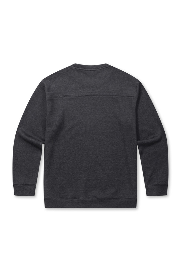 포근한 착용감의 컴포트 기모 스웻셔츠입니다. 부드러운 레이온, 울 혼방 소재에 기모 안감으로 보온성을 높여 초겨울부터 겨울까지 따뜻하게 착용하기 좋습니다. 멜란지 컬러의 무지 디자인으로 미니멀, 클래식, 캐주얼 등 다양한 스타일을 연출할 수 있습니다. 레귤러핏 라운드넥 긴소매 디자인이며, 밑단과 소매단 더블 공정으로 마감하여 퀄리티를 높였습니다. 좌측 하단 로고 포인트 라벨과 신축성 좋은 소재로 편안함을 더했습니다. 겨울 데일리룩, 집콕룩, 산책룩에 활용하기 좋은 아이템입니다.
