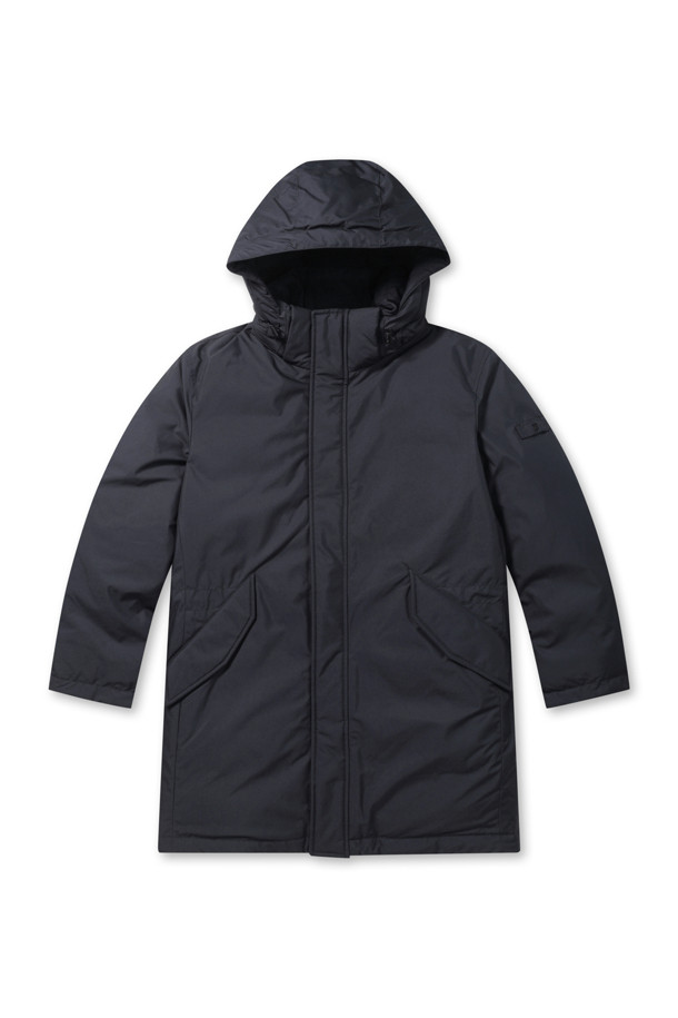 네이비 컬러의 남성용 '후드 탈착 다운 사파리' 점퍼입니다. 캐주얼 및 베이직 스타일로 일상생활에서 활용하기 좋으며, 출근룩, 여행룩에 모두 잘 어울립니다. 허벅지 기장으로 보온성을 높였으며, 지퍼와 스냅으로 여밈 방식을 갖추었습니다. 후드 탈부착이 가능하며, 허리 스트링 내장으로 핏 조절이 용이합니다. 머스코비덕 다운 충전재(솜털:깃털=80:20)와 발수 처리, 방수, 보온 기능을 갖춰 겨울철에도 따뜻하고 쾌적하게 착용할 수 있습니다.
