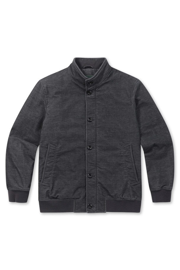 [셀렉션] 니트 배색 몰스킨 블루종은 초겨울, 출근룩과 비즈니스 캐주얼에 어울리는 클래식하고 고급스러운 스타일의 블루종입니다. 몰스킨과 울 혼방 소재로 제작되어 약간 두꺼운 두께감과 부드러운 촉감을 선사하며, 레귤러핏으로 편안하게 착용 가능합니다. 스탠칼라와 칼라 와이어 내장, 니트 배색 디자인이 특징이며, 엉덩이 위 기장으로 세련된 실루엣을 연출합니다. 다이아퀼팅 안감과 바이린 SV 충전재, 가먼트워싱 가공으로 보온성과 퀄리티를 높였습니다. 지퍼와 단추로 여밈 방식을 선택할 수 있으며, 캐주얼하고 미니멀한 스타일 연출에 적합합니다.
