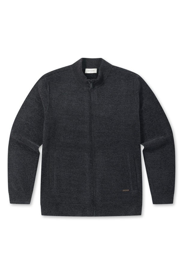 쌀쌀한 날씨에 따뜻하게 몸을 감싸줄 웨일 조직 융본딩 집업 가디건입니다. 부드러운 촉감의 니트 소재와 두꺼운 두께감으로 초겨울부터 겨울까지 포근하게 착용 가능합니다. 레귤러핏으로 제작되어 편안한 착용감을 선사하며, 지퍼 여밈과 사이드 포켓, 스웨이드 와펜 장식이 포인트입니다. 출근룩, 모임룩 등 다양한 TPO에 클래식, 미니멀, 캐주얼 스타일로 활용하기 좋으며 비침 걱정 없이 따뜻하고 스타일리시하게 연출할 수 있습니다. 신축성이 좋아 활동성 또한 보장합니다.
