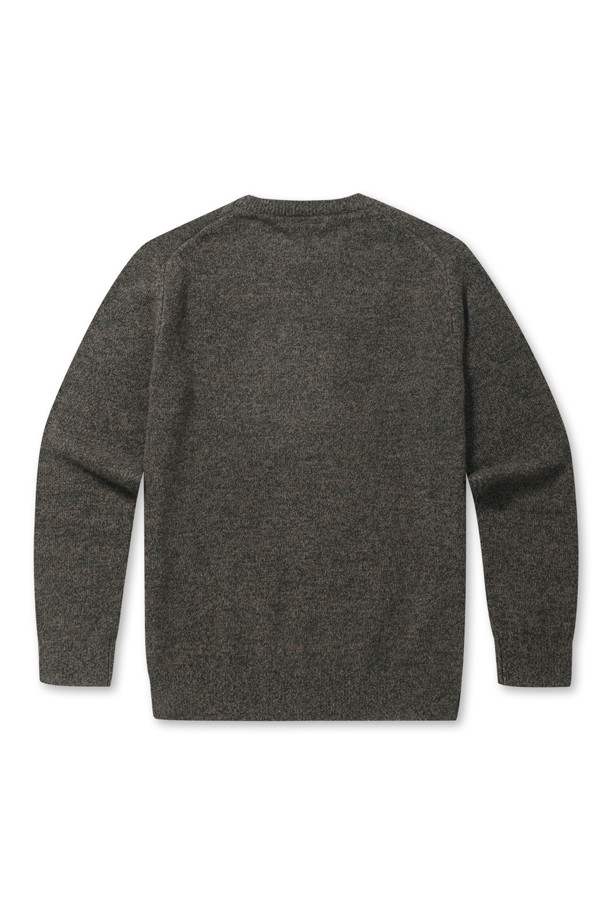 [셀렉션] 울 100% 트위드 라운드넥 스웨터는 차분하고 세련된 겨울 스타일을 완성해 줄 아이템입니다. 부드러운 촉감과 보온성을 자랑하는 울 100% 소재로 제작되었으며, 클래식한 무드의 다크 그레이 컬러가 특징입니다. 전체 플레인 조직과 고급스러운 트위드 패턴이 돋보이며, 레귤러 핏과 라운드넥 디자인으로 편안하게 착용할 수 있습니다. 밑단과 소매단 립 처리가 안정감을 더하고 신축성이 좋아 활동성 또한 우수합니다. 겨울 데일리룩, 모임룩, 오피스룩 등 다양한 TPO에 맞춰 클래식, 미니멀, 시크한 스타일을 연출해보세요.
