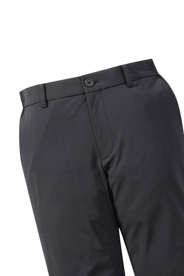 [아주편한] 온라인 익스클루시브 워셔블 아편 SUIT 슬랙스는 남성용 슬랙스로, 미니멀하고 베이직한 스타일을 추구합니다. 여름 시즌에 적합하며, 일상 및 오피스룩으로 활용하기 좋습니다. 릴랙스핏으로 편안한 착용감을 제공하며, 사이드 히든 밴딩 처리가 되어 있습니다. 생활 방수, 스트레치 기능과 경량 소재로 활동성을 높였으며, 메쉬 주머니 안감과 속단추 디테일로 완성도를 높였습니다. 셋업으로도 활용 가능하여 다양한 스타일을 연출할 수 있습니다.
