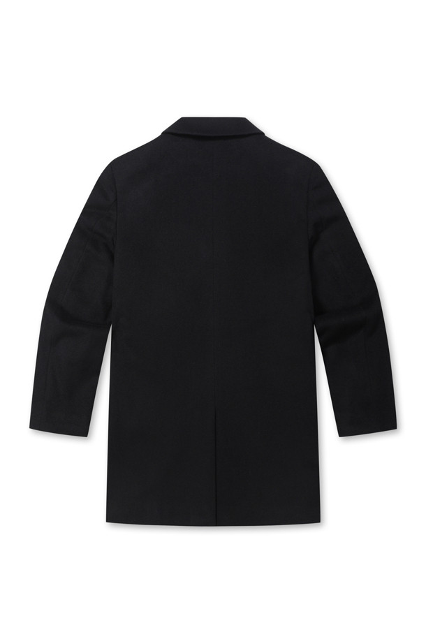 울과 캐시미어 블렌디드 소재로 제작되어 부드러운 촉감과 고급스러운 분위기를 선사하는 하프 코트입니다. 베이지, 블랙, 그레이 세 가지 색상으로 출시되어 다양한 겨울 데일리룩에 활용하기 좋습니다. 하운드투스 패턴과 솔리드 디자인으로 클래식과 캐주얼 무드를 넘나들며, 레귤러 핏으로 편안하게 착용할 수 있습니다. 사선 포켓 디자인과 등판 퀼팅 안감, 안감과 솜 퀼팅 처리로 보온성을 높였습니다. 겨울철 오피스룩과 모임룩에 세련된 스타일을 더해보세요.
