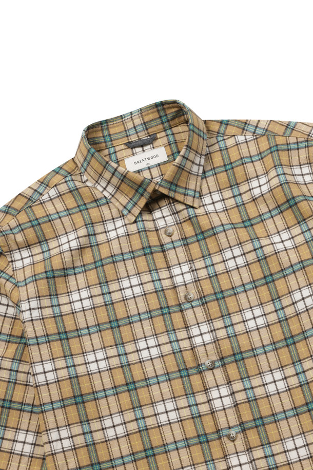 옐로우 멀티체크 캐주얼셔츠는 겨울철 데일리룩과 모임룩에 활용하기 좋은 긴소매 셔츠입니다. 부드러운 촉감의 폴리에스테르와 레이온 혼방 소재로 제작되었으며, 레귤러핏과 레귤러 기장으로 편안한 착용감을 선사합니다. 옐로우 컬러 바탕에 체크 패턴이 산뜻함을 더하며, 구김이 적어 관리가 용이합니다. 버튼다운 네크라인과 넥고리 배색, 옆구리 포인트 라벨, 레드 포인트 버튼 등의 디테일이 돋보이는 캐주얼 스타일로, 클래식, 미니멀 룩에도 잘 어울립니다.
