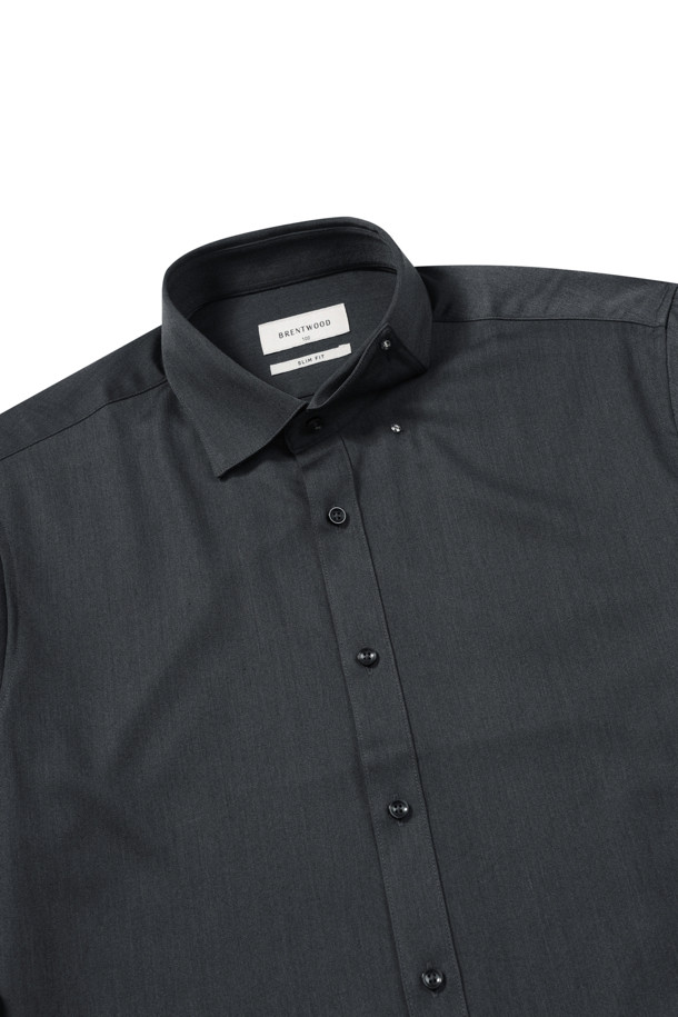 블랙 컬러의 슬림핏 소프트터치 드레스셔츠입니다. 부드러운 촉감의 면 소재로 제작되어 편안한 착용감을 선사합니다. 사계절 내내 활용하기 좋은 얇은 두께와 긴 소매 기장으로, 출근룩, 비즈니스 캐주얼, 오피스룩 등 다양한 TPO에 매치할 수 있습니다. 베이직한 스타일과 차이나칼라 디자인으로 클래식, 미니멀, 시크한 무드를 연출합니다. 버튼 여밈 방식으로 깔끔하게 마무리되었습니다.
