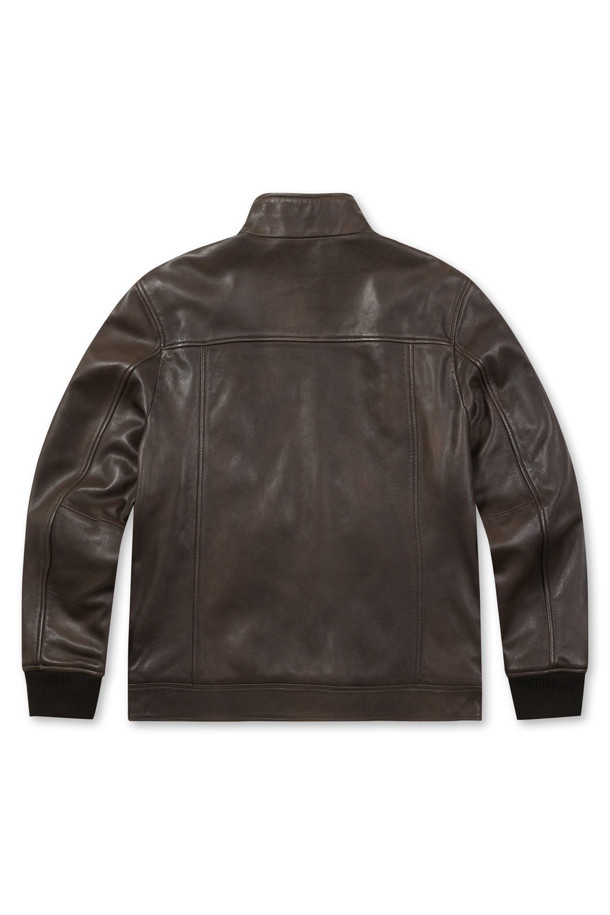 [셀렉션] 세미베지터블 양가죽 점퍼는 초겨울, 클래식, 빈티지, 캐주얼 스타일을 아우르는 남성용 아우터입니다. 부드러운 감촉의 양가죽 소재에 엉덩이 위 기장의 레귤러핏으로 편안한 착용감을 선사합니다. 브라운 컬러의 무지 디자인에 가먼트워싱, 효소 처리, 부분 스티치 디테일, 하단 포켓 장식 등의 특징을 더해 고급스러움을 강조했습니다. 솜 안감과 약간 두꺼운 두께감으로 보온성을 높였으며, 겨울 데일리룩, 데이트룩, 모임룩 등 다양한 TPO에 활용하기 좋습니다. 지퍼 여밈 방식과 긴 소매 기장으로 안정적인 착용감을 제공합니다.
