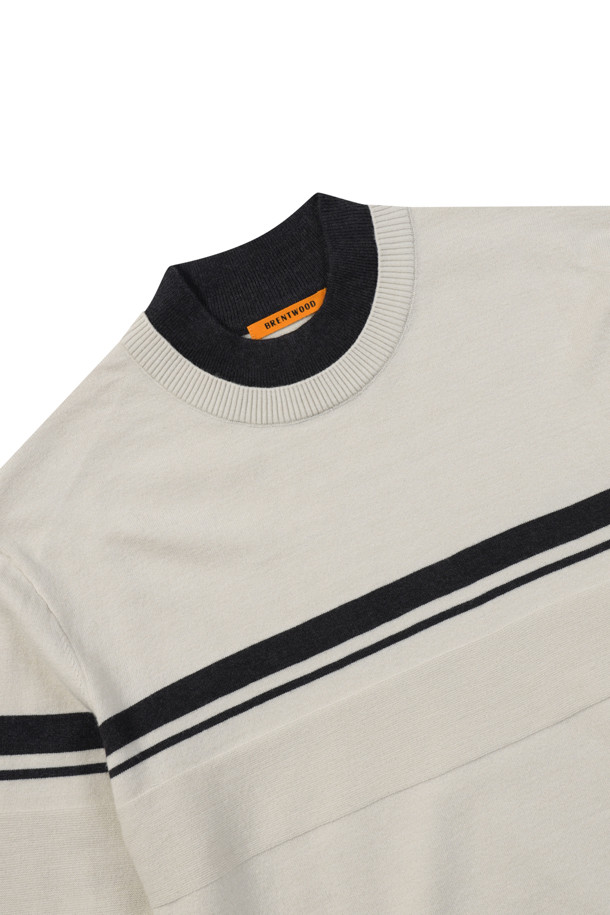 **[라이프 퍼포먼스] 이노버 워셔블 터틀넥 스웨터**는 초겨울과 겨울, 출근룩과 모임룩에 모두 잘 어울리는 스타일리시한 터틀넥 스웨터입니다. 모노톤 컬러에 스포티한 스트라이프 패턴이 돋보이며, 레귤러핏으로 편안하게 착용 가능합니다. 배색 이중 넥 스타일과 오렌지 라벨 디테일이 포인트이며, 부드러운 촉감과 신축성으로 활동성을 더했습니다. 워셔블 기능으로 관리가 용이하며, 비침 걱정 없이 따뜻하게 입을 수 있습니다. 캐주얼, 스포티, 미니멀 스타일을 즐겨 입는 분들께 추천합니다.
