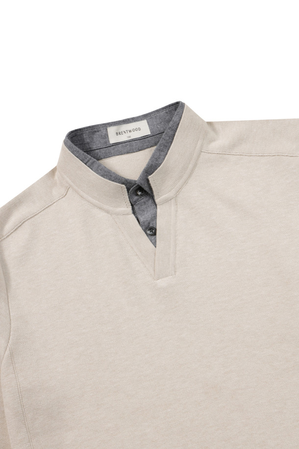 [이노버] 워셔블 셔츠 레이어드 스웨터는 베이지 컬러의 니트/스웨터로, 봄, 가을에 착용하기 좋습니다. 베이직한 스타일의 레귤러핏 긴소매 제품으로, 차이나칼라 디자인과 부드러운 촉감이 특징입니다. 울 소재로 제작되어 워셔블 기능과 안티필링 가공으로 편안하게 관리가 가능하며, 셔츠 레이어드 디자인으로 세련된 연출이 가능합니다. 자카드 조직과 옆구리 세로골 조직, 립 처리 밑단으로 디테일을 더했으며, 신축성이 뛰어나 활동성을 높였습니다. 출근룩, 데이트룩, 클래식, 미니멀, 캐주얼 등 다양한 스타일을 연출할 수 있습니다.
