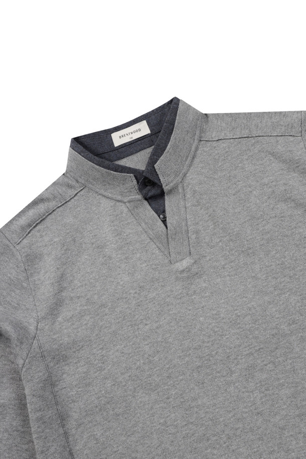 [이노버] 워셔블 셔츠 레이어드 스웨터는 부드러운 울 소재의 베이직 스타일 니트 스웨터입니다. 차이나칼라 디자인에 워셔블 기능으로 편안하게 착용 가능하며, 셔츠 레이어드 디자인이 특징입니다. 봄, 가을 시즌에 적합하며, 레귤러핏과 긴소매 기장으로 제작되었습니다. 안티필링 소재와 옆구리 세로골 조직, 밑단 및 소매단 립 처리로 완성도를 높였습니다. 출근룩, 오피스룩, 모임룩 등 다양한 TPO에 클래식, 미니멀, 캐주얼 스타일로 연출할 수 있는 실용적인 아이템입니다.
