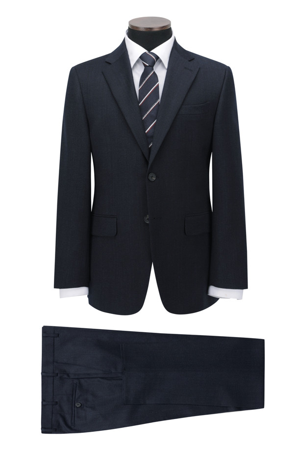 네이비 컬러의 울(Wool) 블렌디드 클래식 슈트 팬츠입니다. 초겨울까지 착용 가능한, 레귤러핏의 긴 바지로 포멀 또는 데일리 스타일 모두 소화 가능합니다. 자스페 패턴의 울 소재로 제작되어 고급스러운 분위기를 연출하며, 내추럴 스트레치 기능으로 편안한 착용감을 제공합니다. 오피스룩, 비즈니스 캐주얼, 출근룩에 적합하며, 고시우라 허리단과 후크 & 버튼 이중 여밈으로 깔끔하게 마무리되었습니다. 클래식하고 미니멀한 스타일을 선호하는 남성분들에게 추천합니다.
