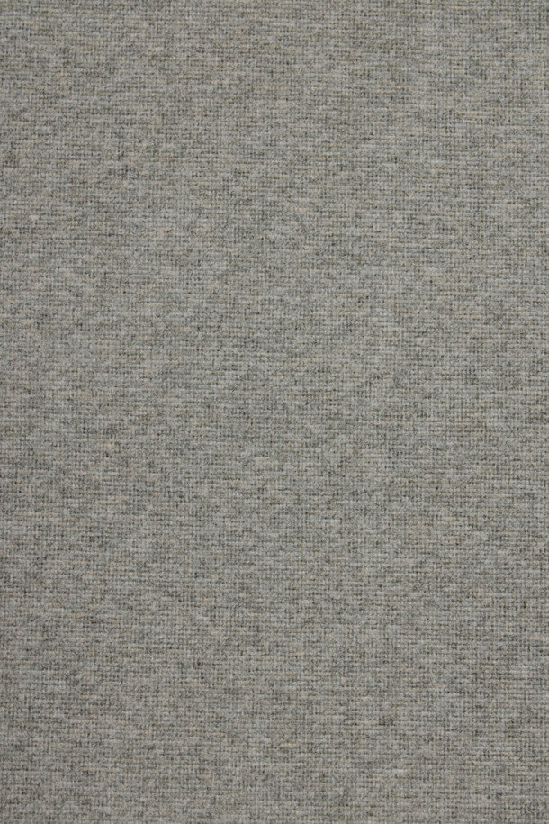 부드러운 촉감의 기모 소재로 제작되어 초겨울부터 겨울까지 따뜻하게 착용 가능한 폴로넥 티셔츠입니다. 베이직한 스타일의 그레이 컬러 무지 디자인으로, 일상, 산책, 집콕 등 다양한 TPO에 활용하기 좋습니다. 레귤러핏으로 편안한 착용감을 선사하며, 긴 소매 기장과 약간 두꺼운 두께로 보온성을 높였습니다. 3버튼 여밈과 소매단 더블 공정, 좌측 하단 로고 자수 디테일이 돋보이며, 신축성이 좋아 활동성이 뛰어납니다. 비침 걱정 없이 데일리룩을 완성해보세요.
