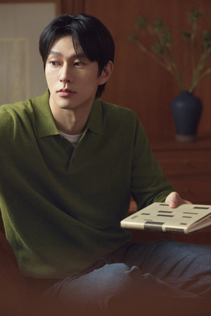 [셀렉션] 캐시미어 블렌디드 폴로넥 스웨터