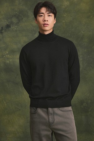 [에센셜스] 워셔블 롱터틀넥 스웨터