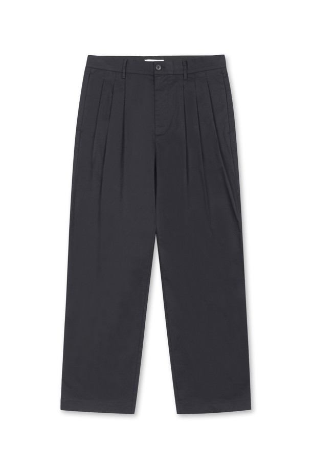 AMOUPRE - 캐주얼팬츠 - Relaxed Tapered 3-Tuck Pants (Black)