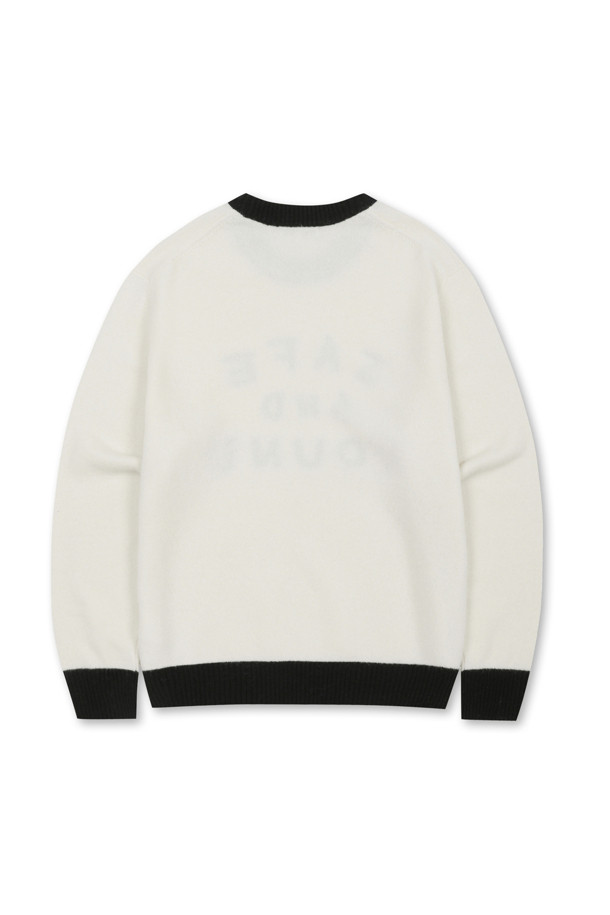 Block Safe&Sound 풀오버 (아이보리)는 부드러운 메리노 울 소재로 제작되어 가을, 겨울철 포근하게 착용하기 좋은 니트 스웨터입니다. RWS 인증 원사를 사용하여 품질을 높였으며, 세미 오버핏에 라운드넥 디자인으로 편안한 착용감을 선사합니다. 아이보리, 블랙 두 가지 색상으로 출시되었으며, 부클 레터링 자수와 배색 디테일이 캐주얼하면서도 베이직한 스타일을 연출합니다. 레글런 소매 디자인으로 활동성을 더했으며, 일상 속 겨울 데일리룩에 활용하기 좋습니다.
