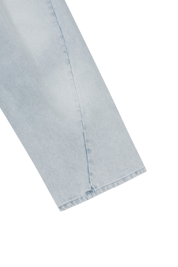 AMOUPRE - 캐주얼팬츠 - Relaxed Tapered Panel Denim (Light Blue)