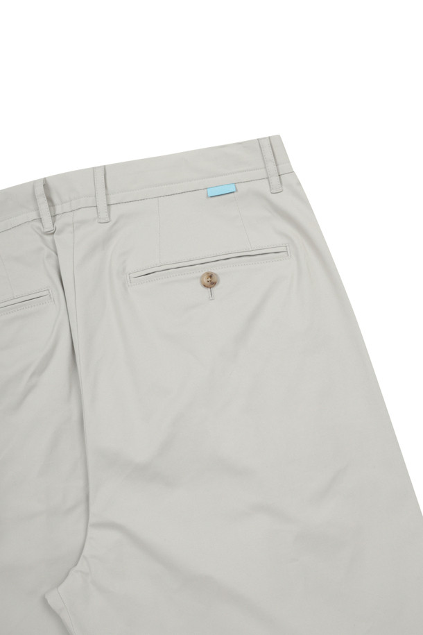 AMOUPRE - 캐주얼팬츠 - Relaxed Tapered 3-Tuck Pants (Ivory)