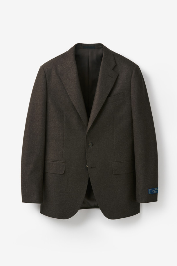델피노 울 멜란지 솔리드 수트 재킷 (Brown)은 남성용 수트 재킷으로, 겨울철 포멀한 스타일을 완성하는 데 적합합니다. 델피노 울 100% 소재로 제작되어 고급스러운 착용감을 선사하며, 밀드 가공을 통해 부드러운 촉감을 더했습니다. 클래식한 무드의 레귤러핏 싱글버튼 디자인이며, 브라운 컬러의 솔리드 패턴으로 다양한 스타일 연출이 용이합니다. 오피스룩, 비즈니스 캐주얼, 모임룩 등 TPO에 맞춰 활용 가능하며, 미니멀하고 세련된 스타일을 선호하는 남성에게 추천합니다. 도버라인 디테일이 돋보이는 긴소매 재킷입니다.
