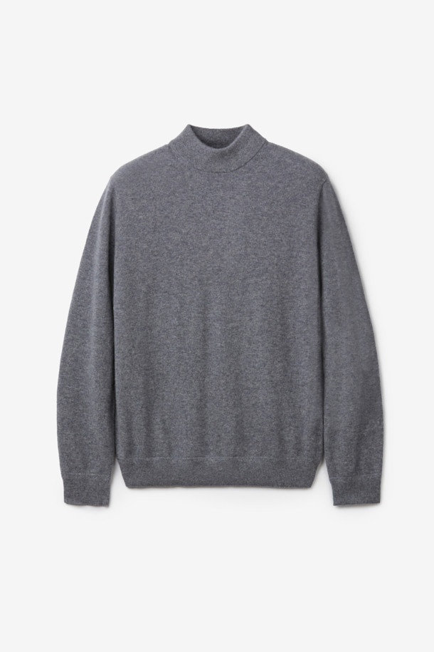 [아놀] 마일드 캐시미어100 하프터틀 니트는 부드러운 촉감의 캐시미어 100% 소재로 제작되어 가을과 겨울에 따뜻하게 착용하기 좋습니다. 베이직하고 미니멀한 디자인으로, 다양한 스타일 연출이 용이하며, 출근룩과 데이트룩에 모두 잘 어울립니다. 레귤러핏에 하프넥 디자인으로 목을 따뜻하게 감싸주며, 긴 소매와 두꺼운 두께감으로 보온성을 높였습니다. 리브(rib) 마감 처리로 깔끔한 실루엣을 완성했습니다. 그레이와 멜란지 두 가지 색상으로 제공됩니다.
