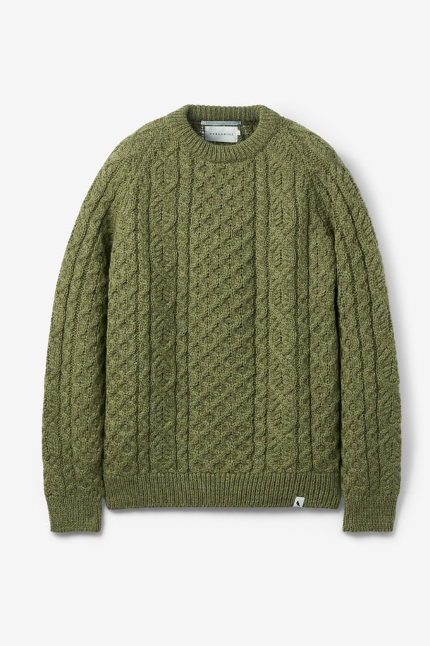 페러그린 허드슨 아란 니트는 영국 브랜드의 남성용 니트 스웨터입니다. 울 소재로 제작되어 가을, 겨울철 따뜻하게 착용할 수 있으며, 두꺼운 두께감으로 보온성을 높였습니다. 클래식한 무드의 라운드넥 디자인에 아란 니트 패턴이 돋보이며, 레귤러핏으로 제작되어 편안한 착용감을 제공합니다. 출근룩이나 모임룩, 클래식 또는 미니멀 스타일 연출에 적합한 아이템입니다.
