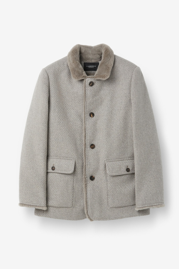 피아젠자 캐시미어 100 풀퍼 하프 코트는 가을과 겨울, 당신의 품격을 높여줄 하프 코트입니다. 클래식하고 엘레강스한 스타일을 추구하는 분들을 위한 아이템으로, 오피스룩, 모임룩, 연말 모임룩 등 다양한 TPO에 활용하기 좋습니다. 부드러운 촉감의 캐시미어와 밍크 퍼 안감으로 제작되어 고급스러움을 더했으며, 레귤러핏과 무지 패턴, 투톤 조직으로 세련된 디자인을 완성했습니다. 멜란지, 그레이 두 가지 컬러로 출시되어, 취향에 맞게 선택할 수 있습니다.
