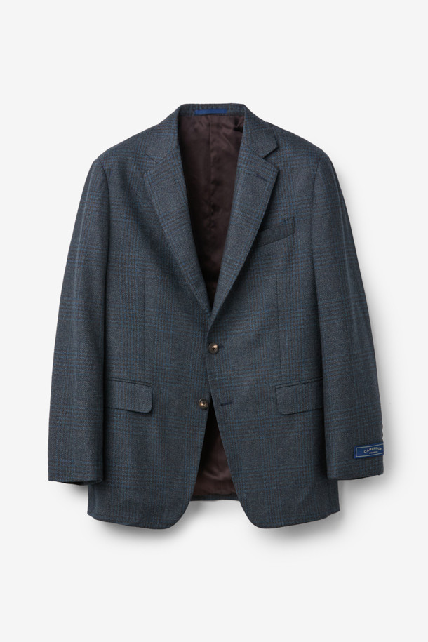 로로피아나 원단을 사용한 울 실크 브라운데코 글렌체크 재킷입니다. 봄, 가을에 어울리는 얇은 두께감으로 부드러운 촉감을 선사하며, 클래식한 스타일을 연출합니다. 남성용 레귤러핏 싱글버튼 재킷으로, 출근룩, 비즈니스 캐주얼, 모임룩 등 다양한 TPO에 활용 가능합니다. 트윌 조직감의 브라운 글렌체크 패턴이 세련된 느낌을 더하며, 미니멀한 디자인으로 어떤 스타일에도 쉽게 매치할 수 있습니다. 긴소매 기장으로 제작되었습니다.
