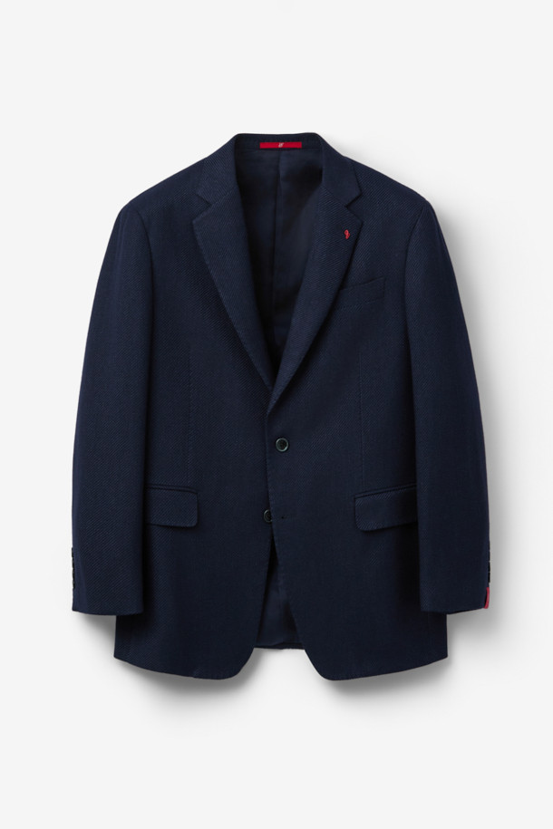 제냐 캐시실크 트윌 솔리드 자켓은 고급스러운 소재와 정교한 디자인이 돋보이는 남성용 자켓입니다. 네이비 컬러의 무지 디자인으로, 클래식하면서도 모던한 스타일을 연출합니다. 캐시미어, 실크, 린넨 혼방 소재로 제작되어 부드러운 촉감과 은은한 광택을 자랑하며, 봄, 가을 시즌에 착용하기 좋습니다. 싱글 버튼 여밈과 레귤러핏으로 제작되어 출근룩, 비즈니스 캐주얼, 모임룩 등 다양한 TPO에 활용 가능합니다. 트윌 조직 특유의 고급스러움이 돋보이며, 미니멀하고 시크한 스타일을 완성합니다.
