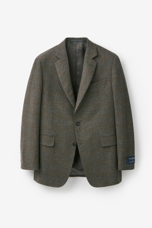 제냐 울캐시 멀티조직 체크 자켓은 브라운과 틸 블루 컬러로 제공되는 남성용 아우터입니다. 가을, 겨울 시즌에 어울리도록 두꺼운 울과 캐시미어 혼방 소재로 제작되어 부드러운 촉감을 선사합니다. 클래식한 스타일의 레귤러핏 자켓으로, 싱글 버튼 여밈 방식과 긴 소매 기장이 특징입니다. 멀티조직 체크 패턴이 돋보이며, 오피스룩, 비즈니스 캐주얼, 모임룩 등 다양한 TPO에 활용 가능합니다.
