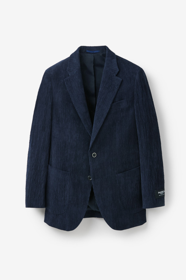 파브리카 코튼스트레치 코듀로이 셋업 재킷은 남성 고객을 위한 클래식 스타일의 셋업 자켓입니다. 네이비 컬러의 코듀로이 소재에 면을 혼방하여 제작되었으며, 봄, 가을에 착용하기 적합합니다. 슬림핏 싱글버튼 디자인으로, 비즈니스 캐주얼, 출근룩, 모임룩 등 다양한 TPO에 활용 가능합니다. 스트레치 기능이 더해져 편안한 착용감을 선사합니다.
