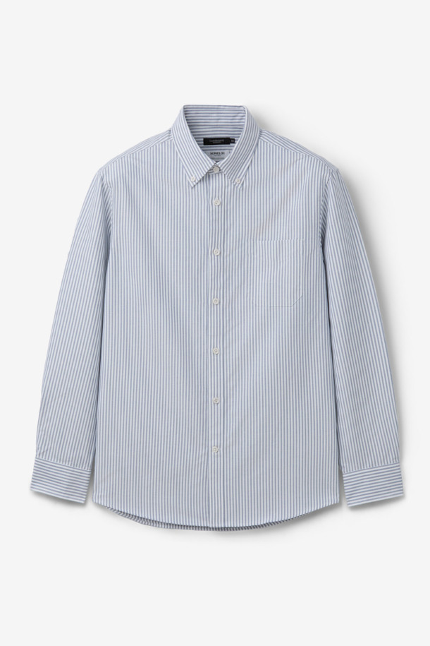 SOMELOS(소멜로스) 스트라이프 옥스포드 셔츠는 블루와 화이트 컬러의 조화가 돋보이는 셔츠입니다. 면 소재의 옥스포드 원단으로 제작되어 부드러운 촉감을 선사하며, 봄, 여름 시즌에 적합합니다. 캐주얼, 베이직, 미니멀 스타일을 소화하며, 출근룩 또는 비즈니스 캐주얼로 활용하기 좋습니다. 긴소매와 레귤러 기장으로, 다양한 하의와 편안하게 매치할 수 있습니다. 촘촘한 스트라이프 패턴이 세련된 느낌을 더합니다.
