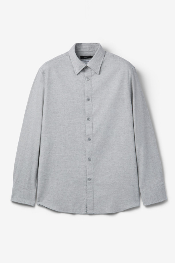 SOMELOS(소멜로스) 코튼 캐시미어 솔리드 셔츠는 부드러운 촉감의 면과 캐시미어 혼방 소재로 제작되어 간절기부터 겨울까지 착용하기 좋습니다. 차이나칼라 디자인과 레귤러핏으로 베이직하면서도 클래식한 스타일을 연출하며, 출근룩, 비즈니스 캐주얼, 모임룩 등 다양한 TPO에 활용할 수 있습니다. 얇은 두께감과 긴 소매 기장으로 간결한 실루엣을 완성하며, 미니멀한 무드의 데일리 아이템으로 활용하기 좋습니다. 밀드 가공 처리되어 물세탁이 가능하여 관리가 용이합니다.
