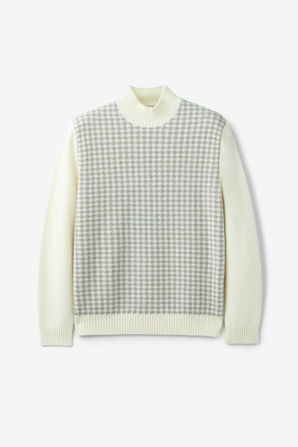 세련된 무드의 울 캐시 하운드투스 하프 터틀넥 니트입니다. 부드러운 촉감의 울과 캐시미어 혼방 소재로 제작되어 가을, 겨울 시즌에 따뜻하게 착용할 수 있습니다. 베이직하면서도 클래식한 하운드투스 패턴과 배색 디자인이 돋보이며, 레귤러핏과 크롭 기장으로 세련된 실루엣을 연출합니다. 하프넥 디자인으로 목을 감싸주어 보온성을 높였으며, 출근룩, 모임룩, 데이트룩 등 다양한 TPO에 활용 가능합니다. 클래식, 미니멀, 시크 스타일을 즐기는 여성분들께 추천합니다.
