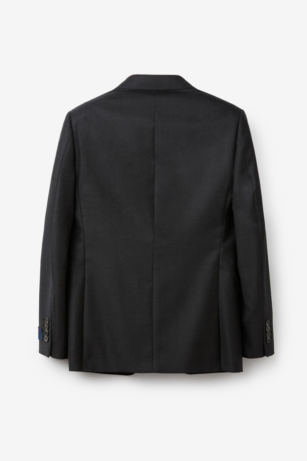 카벤디쉬 울 서지 솔리드 수트 재킷 (Gray)은 남성용 정장 수트 자켓입니다. 클래식하고 미니멀한 스타일로, 비즈니스 및 오피스룩에 적합하며, 사계절 착용 가능합니다. 슬림핏 디자인에 싱글 버튼 여밈 방식이며, 고급스러운 울 소재로 제작되어 드레이프성과 형태 안정성이 우수합니다. 윈저라인으로 세련된 핏을 연출하며, 긴 소매 기장을 갖춘 솔리드(무지) 패턴의 그레이 컬러 자켓입니다.
