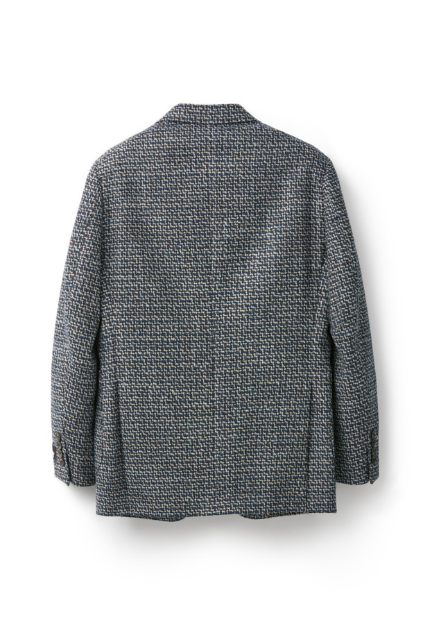 이태리 페를라(FERLA) 원단을 사용하여 고급스러움을 더한 페를라 멀티 마이크로 재킷입니다. 와인, 네이비, 그레이 세 가지 색상으로 출시되어 다양한 스타일 연출이 가능합니다. 불규칙 패턴으로 디자인되어 세련된 느낌을 주며, 출근룩, 모임룩, 비즈니스 캐주얼 등 TPO에 맞춰 활용하기 좋습니다. 울과 알파카 혼방 소재로 제작되어 부드러운 촉감과 보온성을 제공하며, 긴 소매 기장으로 클래식, 미니멀, 시크한 스타일을 완성합니다. 아이보리, 네이비, 브라운, 블랙 이너와 매치하여 다채로운 분위기를 연출해보세요.
