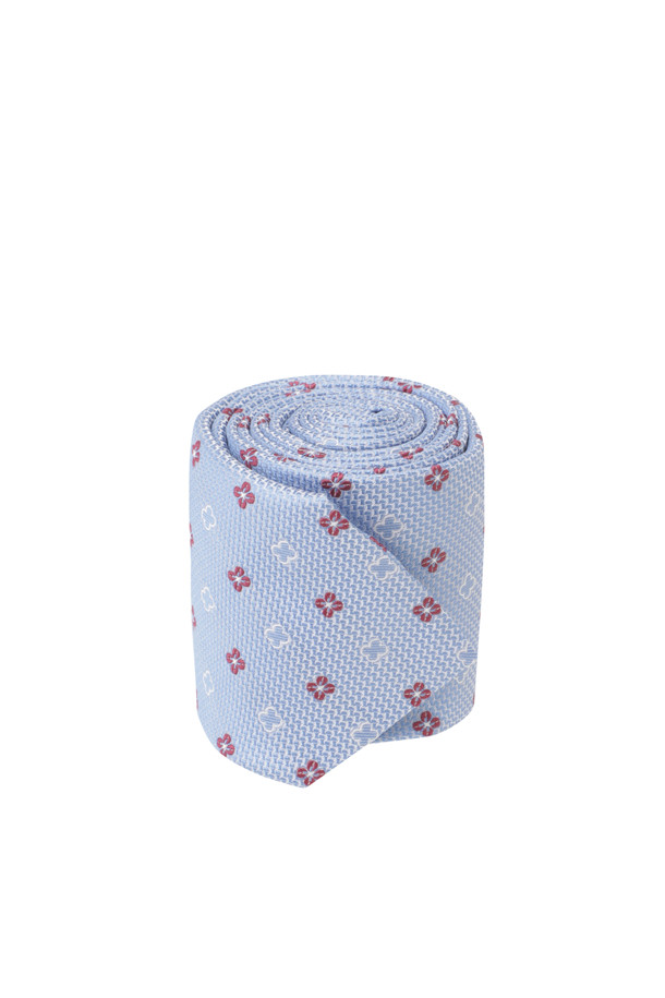 STEFANO BIGI(스테파노 비기) 리오 실크 플라워 올오버 타이는 남성용 넥타이로, 포멀한 자리에 잘 어울리는 클래식 스타일입니다. 고급스러운 실크 소재에 블루 컬러를 사용하여 세련된 느낌을 더하며, 플라워 패턴이 돋보이는 디자인입니다. 오피스룩, 비즈니스 캐주얼, 모임룩 등 다양한 TPO에 활용 가능하며, 미니멀한 스타일을 선호하는 분들께 추천합니다. 패브릭 로고 라벨과 루프 장식이 섬세함을 더하고, 올오버 패턴으로 포인트를 주어 넥타이 하나만으로도 멋스러운 스타일을 완성할 수 있습니다.
