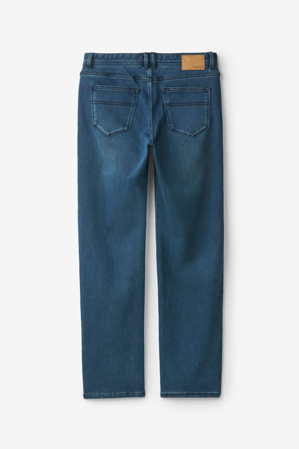 쌀쌀한 겨울 날씨에도 따뜻하고 스타일리시하게 연출할 수 있는 남성용 기모 데님입니다. 부드러운 촉감의 데님 소재에 기모 안감을 더해 보온성을 극대화했으며, 써모라이트 기능성 원사를 사용하여 추운 날씨에도 쾌적함을 유지합니다. 베이직하고 캐주얼한 무드의 무지 디자인으로, 출근룩은 물론 일상에서도 활용하기 좋습니다. 레귤러 핏 스트레이트 스타일로, 어떤 상의와도 자연스럽게 어울려 다양한 스타일을 연출할 수 있습니다.
