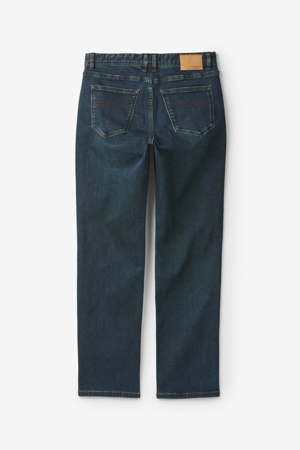 부드러운 셔닐 소재로 제작되어 포근한 착용감을 선사하는 셔닐 데님 바지입니다. 네이비 컬러의 무지 디자인으로 어떤 스타일에도 잘 어울리는 베이직한 아이템입니다. 셔닐직 이중 직조로 제작되어 두꺼운 두께감과 뛰어난 보온성을 자랑하며, 겨울철에도 따뜻하게 착용할 수 있습니다. 레귤러핏으로 편안한 착용감을 제공하며, 출근룩, 데이트룩 등 다양한 TPO에 활용 가능합니다. 클래식, 미니멀, 캐주얼 등 다양한 스타일을 연출하기 좋습니다.
