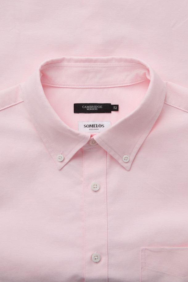 부드러운 촉감이 돋보이는 SOMELOS(소멜로스) 옥스포드 셔츠입니다. 핑크 컬러의 무지 셔츠로, 캐주얼 및 베이직 스타일을 연출하기 좋습니다. 봄, 가을 시즌에 활용하기 좋으며, 차이나칼라 디자인과 긴 소매 기장이 특징입니다. 출근룩 또는 비즈니스 캐주얼에 활용하거나, 자켓 이너나 스웨터와 레이어드하여 다양한 스타일을 시도해보세요. 투톤 컬러의 옥스포드 조직으로 은은한 멋을 더했습니다.

