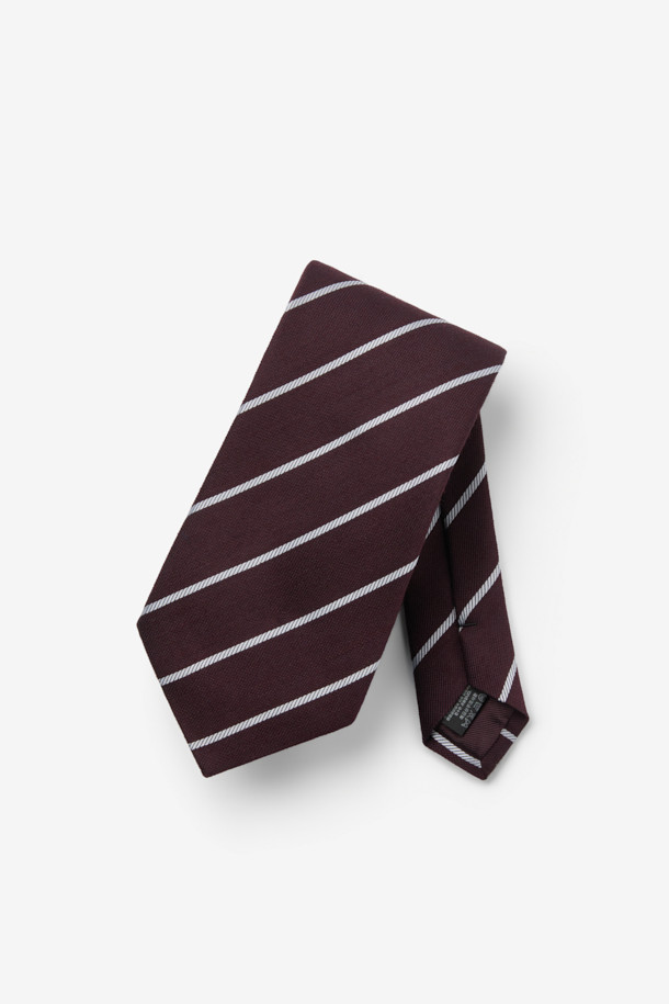 실크 화이트데코 레지멘탈 타이, 남성용 넥타이입니다. 와인과 화이트 컬러의 스트라이프 패턴으로, 클래식하고 미니멀한 스타일을 연출합니다. 부드러운 촉감의 실크와 코튼 소재를 사용하여 착용감이 좋습니다. 포멀한 오피스룩, 비즈니스 캐주얼, 모임룩에 적합하며, 이면 루프가 적용되어 있습니다. 


