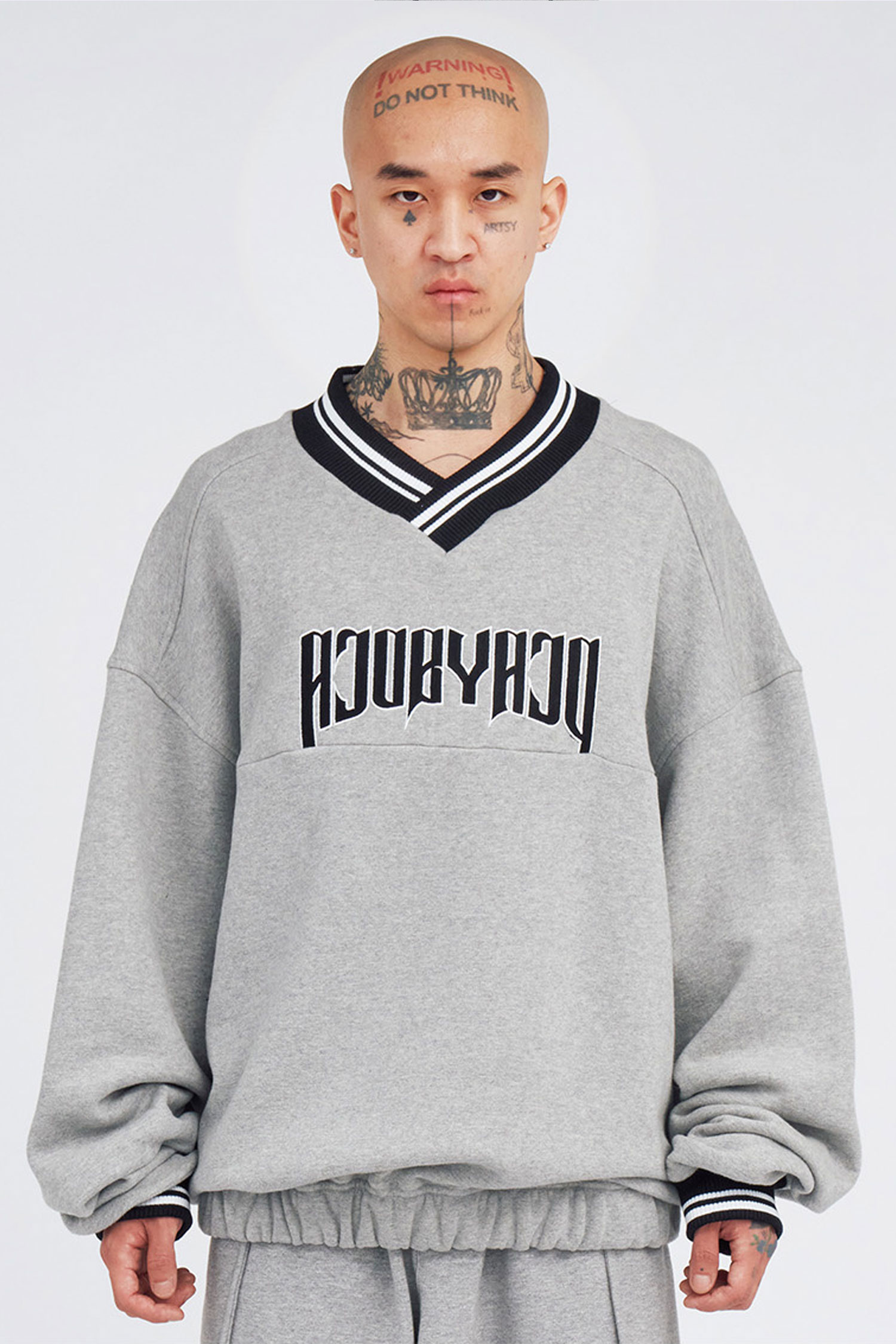 아조바이아조] Arch Logo V-Neck Sweatshirt - MELANGE GREY_AJOBYAJO