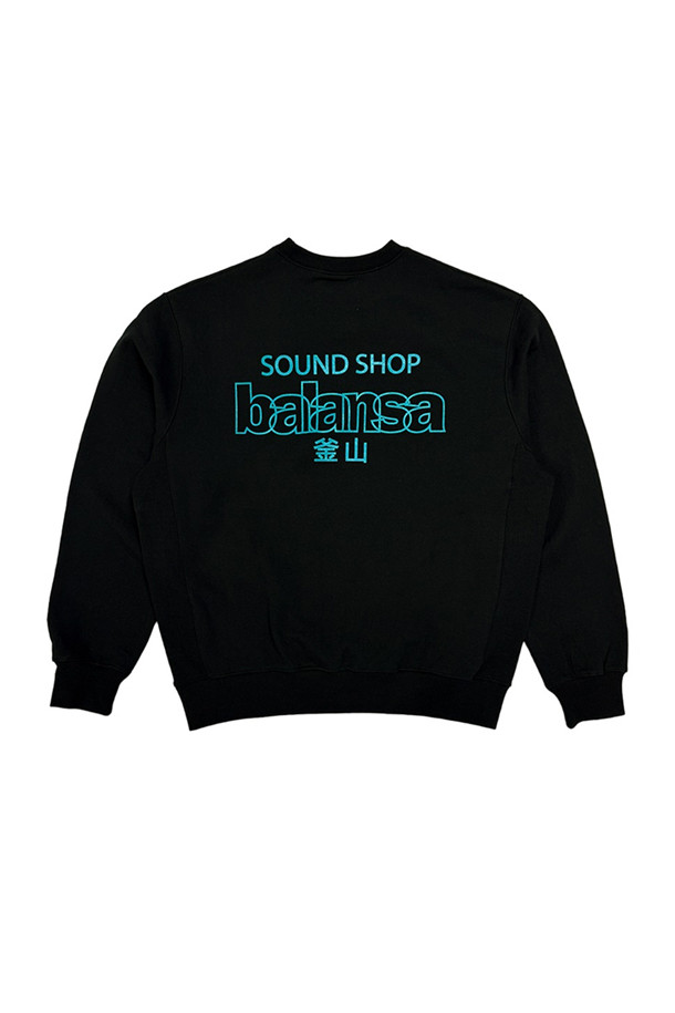 [발란사] SSB 로고 크루넥 - 블랙/아쿠아는 캐주얼, 스포티, 미니멀 스타일을 추구하는 분들을 위한 상의입니다. 일상생활은 물론, 동네 마실룩이나 집콕룩으로도 활용하기 좋습니다. 라운드넥 디자인에 긴 소매 기장으로 제작되었으며, 블랙과 아쿠아 두 가지 색상으로 출시되었습니다. 발란사 로고가 포인트로 디자인되어 스포티한 무드를 더합니다. 편안한 착용감을 선사하는 크루넥 스웨트셔츠입니다.
