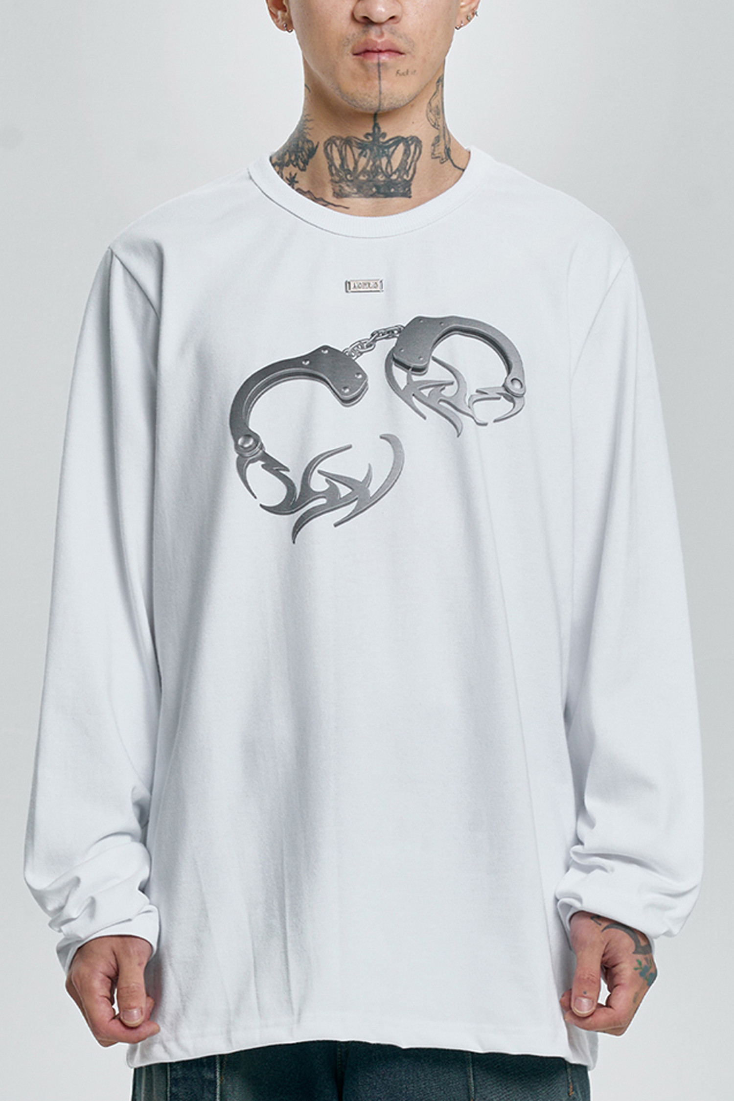 [아조바이아조] Tribal AJO Handcuffs Long Sleeves T-Shirt 트라이벌 핸드커프스 긴팔 티셔츠 - WHITE