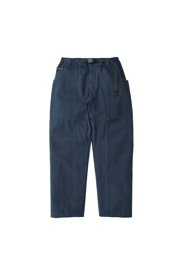 [그라미치] 그라미치 가젯 팬츠 네이비 피그먼트 그라미치 가젯 팬츠 – 네이비 피그먼트는 남성용 가젯 팬츠입니다. 네이비 컬러에 무지 패턴으로 제작되어 캐주얼 및 스포티 스타일을 연출하기 좋습니다. 봄, 여름, 가을 계절에 착용하기 적합하며, 중간 두께감의 면 소재로 부드러운 촉감을 선사합니다. 레귤러핏 스트레이트 및 테이퍼드 핏으로 편안한 착용감을 제공하며, 밴딩 처리되어 활동성을 높였습니다. 캠어라운드 포켓, 웨빙 스트랩 디테일, 다이아몬드 형태의 크로치 무브먼트, 키링/카라비너 부착 기능이 특징입니다.