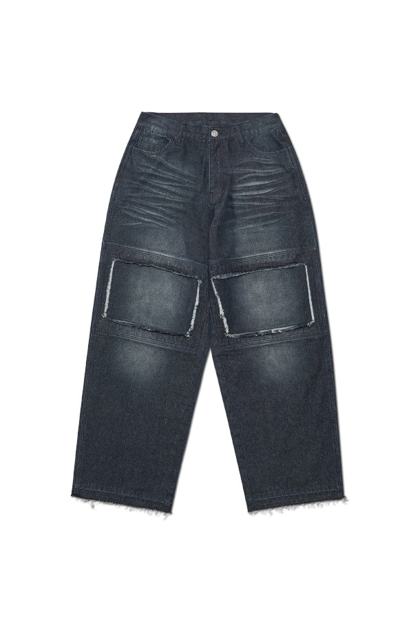 DESTROYED LAYER DENIM PANTS 디스트로이드 레이어드 데님 팬츠 - WASHED NAVY는 남성용 데님 팬츠로, 캐주얼 및 스트릿 스타일을 연출하기에 좋습니다. 중간 두께감의 네이비 컬러 워싱 데님 소재로 제작되었으며, 사계절 내내 착용 가능합니다. 레귤러핏으로 편안한 착용감을 제공하며, 디스트로이드 디테일과 레이어드 디자인이 돋보이는 유니크한 스타일을 연출합니다. YKK 지퍼를 사용하여 내구성을 높였습니다. 면, 비스코스, 폴리에스테르 혼방 소재로 제작되어 활동성을 보장합니다.
