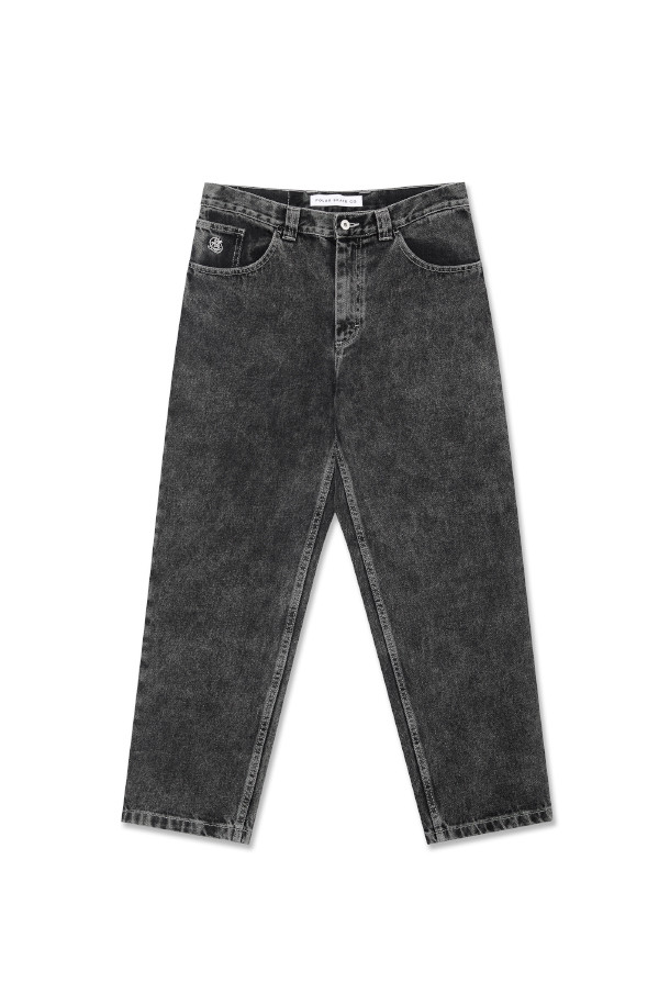 93! 팬츠 - Silver Black는 남성을 위한 캐주얼 & 스트릿 스타일의 데님 반바지입니다. 실버와 블랙 컬러 조합으로, 봄, 여름, 가을 시즌에 착용하기 좋습니다. 뻣뻣한 촉감의 레귤러핏으로 제작되었으며, 워싱 디테일이 돋보입니다. 데이트룩, 여행룩 등 다양한 TPO에 활용 가능하며, 미니멀한 스타일 연출에도 용이합니다.
