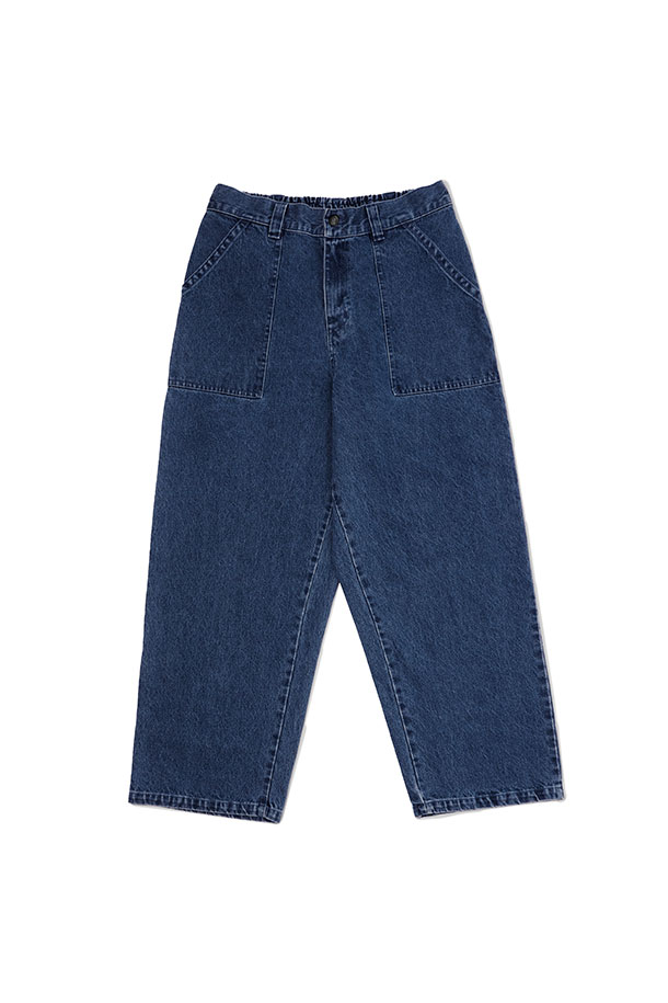 [포에틱] Painter Pants 페인터 팬츠 - Classic Denim Wash는 남성용 바지로, 데님 소재의 레귤러핏 긴바지입니다. 봄, 가을에 적합하며 클래식과 캐주얼 스타일을 연출할 수 있습니다. 페인터 스타일 디자인과 무지 패턴의 데님워시 컬러로, 일상에서 편안하고 세련된 스타일을 완성합니다.
