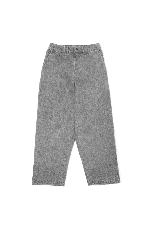 [포에틱] Poet Pants 포엣 팬츠 - Grey Denim Wash는 캐주얼, 미니멀, 클래식 스타일을 추구하는 분들을 위한 데님 팬츠입니다. 톤 다운된 Grey(그레이) 컬러로, 어떤 상의와도 자연스럽게 어울려 일상복으로 활용하기 좋습니다. 데님 소재 특유의 탄탄함과 긴 기장으로 안정감 있는 착용감을 선사합니다. 포엣 팬츠는 데님 특유의 질감을 살려, 편안하면서도 세련된 스타일을 연출할 수 있습니다.